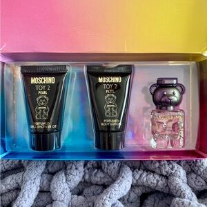 Moschino Toy 2 Pearl travel Set .8oz